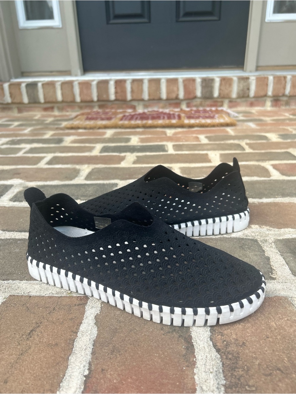 Ilse Jacobsen Tulip black suede cutout slip on minimalist flats 37 6.5 7